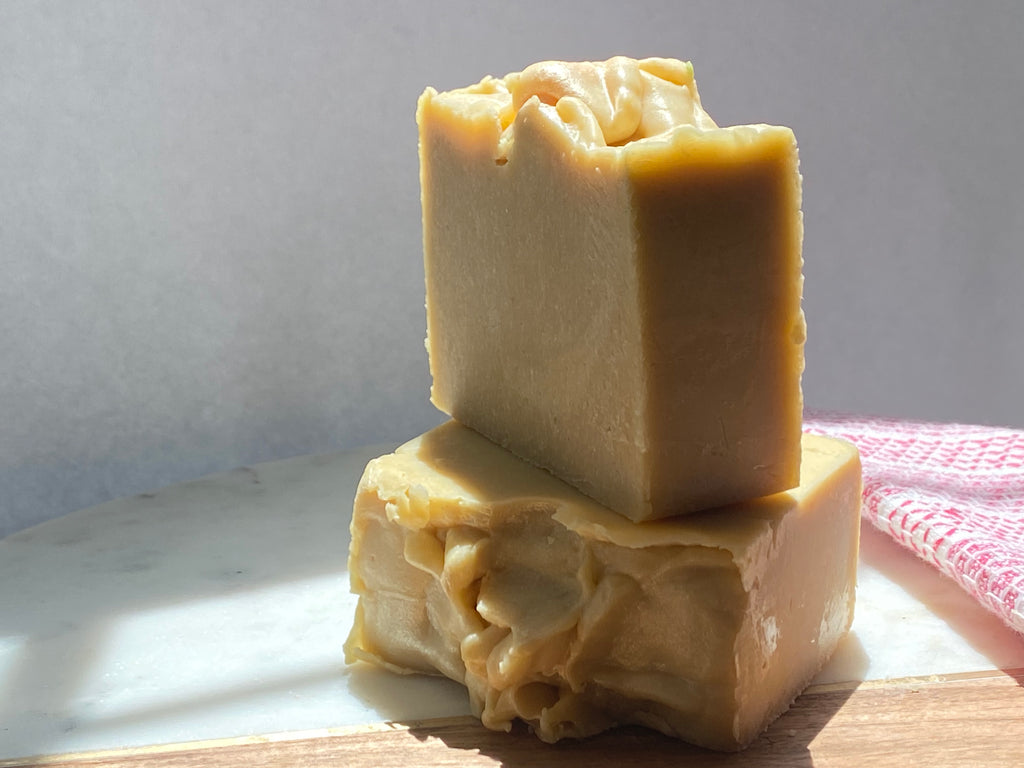ALL NATURAL TUMERIC & COCONUT MILK SOAP BAR